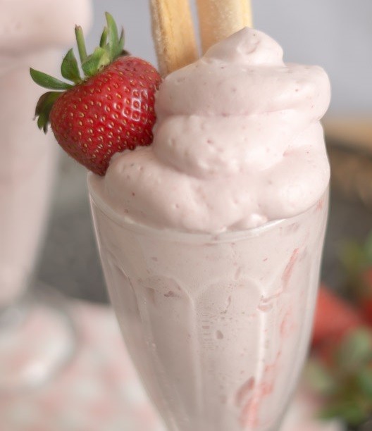 strawberry-shortcake-protein-fluff-freud-and-fries-25